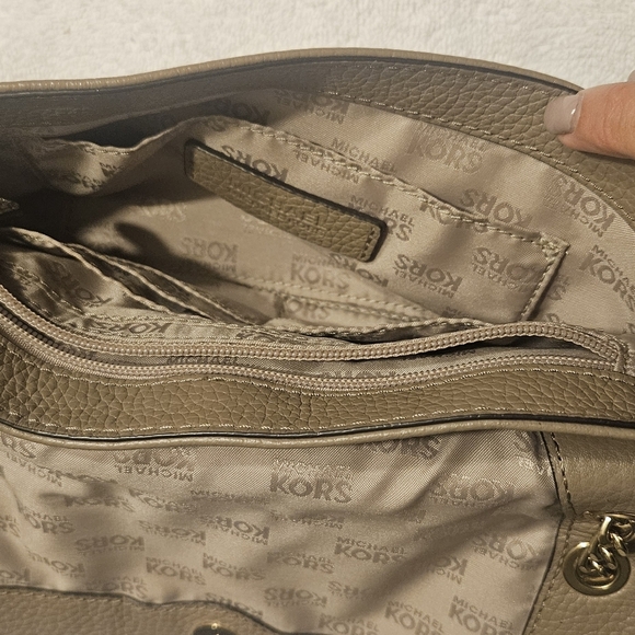 Michael Kors Fulton Pebbled Leather Taupe Shoulder Gold Chain Convertible Bag - Picture 5 of 7